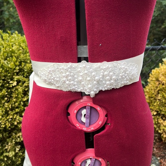 Bridal sash - Picture 1 of 2